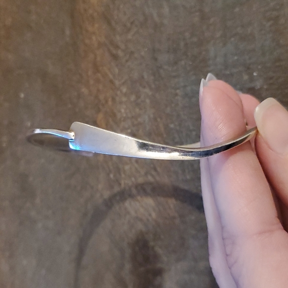 Solid SS .925 Artisan Curve/Wave Design Bracelet - Picture 7 of 8